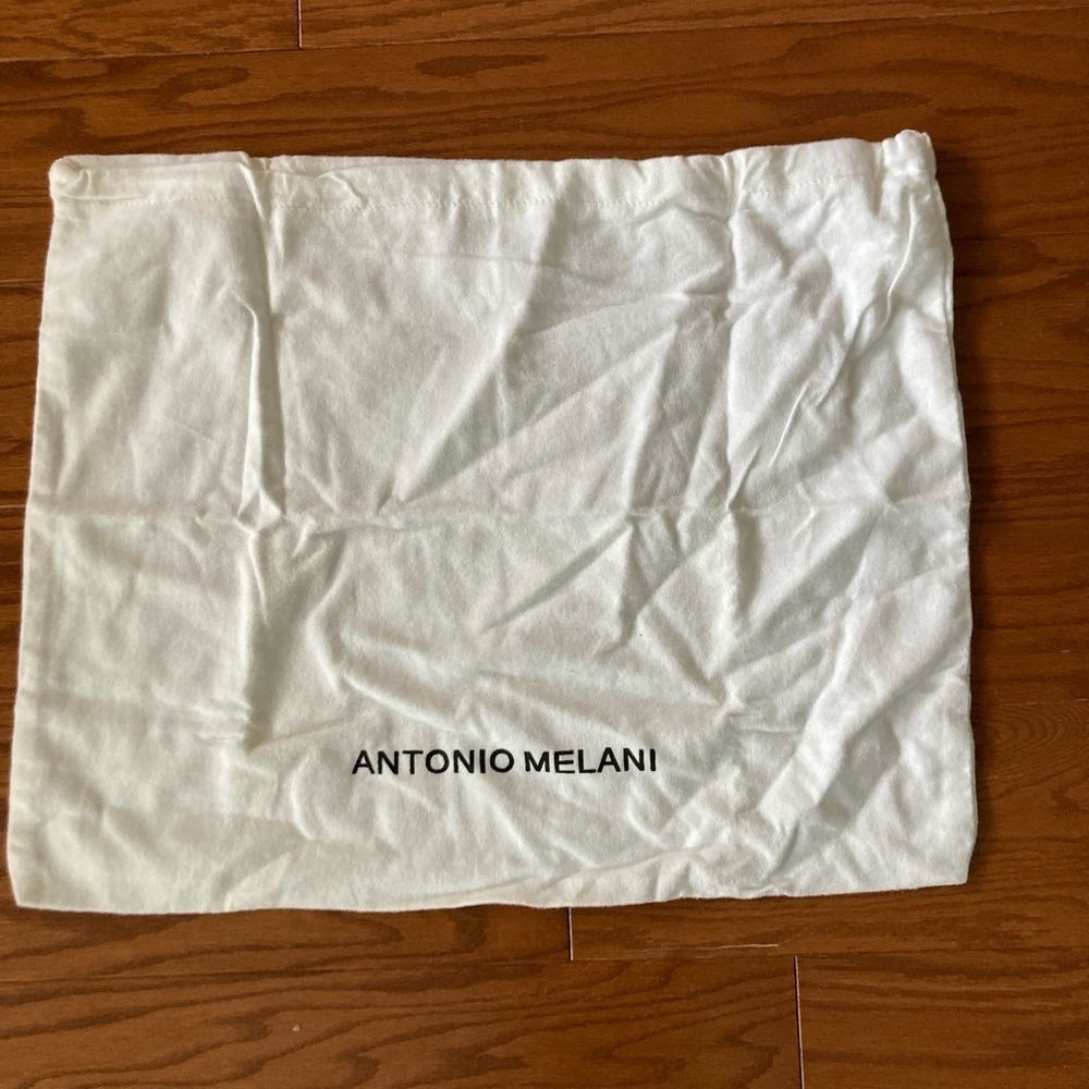 Antonio Melani Dust Cover 19” x 16”